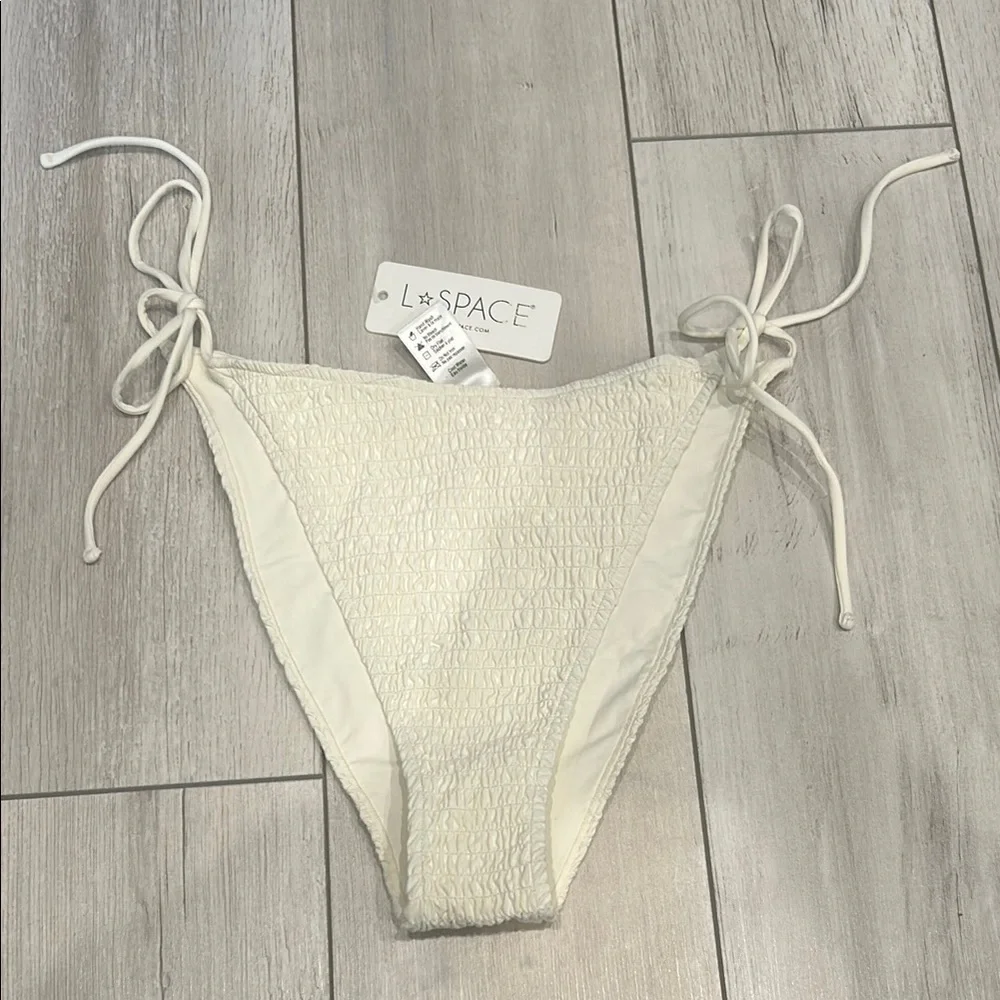 L-Space cream textured bikini swim bottoms size XL